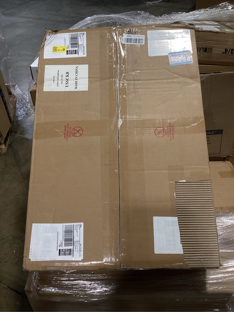 Condition photo showing Good Condition for folding chairs with padded seats (missing parts)