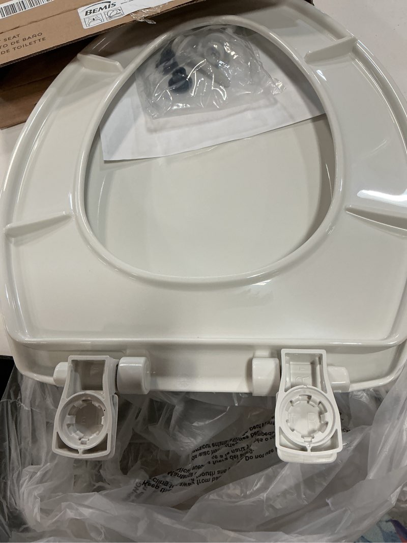 Condition photo showing Good Condition for bemis 7300slec slow close toilet seat, easy clean hinges and durable plastic seat, made in usa, elongated, white
