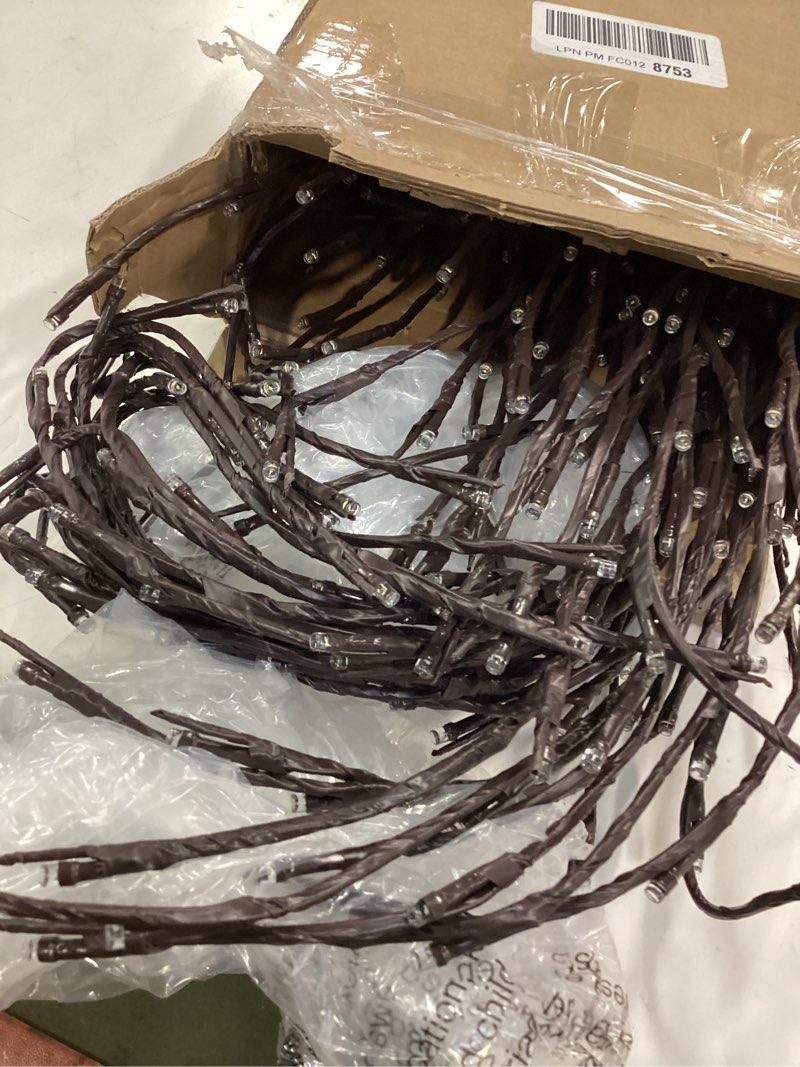 Condition photo showing Good Condition for Star Light Tree Set 4ft, 5ft and 6ft with 128/216/256 Warm White LEDs for Holiday Decor - Dimmable, UL Certified, Waterproof - Ideal for Indoor and Outdoor Decoration 4ft&5ft&6ft