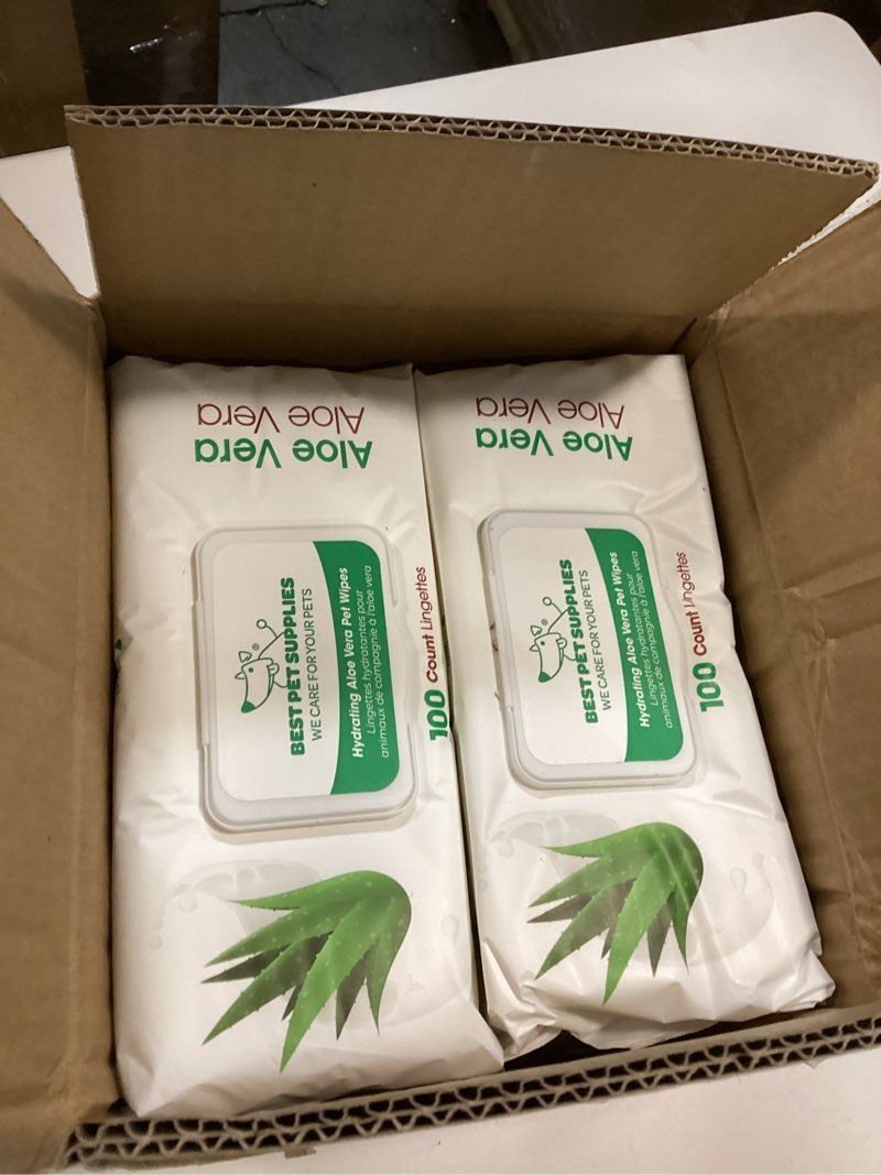 Condition photo showing Good Condition for Best Pet Supplies Pet Wipes for Dogs - Dog Wipes Cleaning Deodorizing, for Coats, Ears, Paws - Hydrating, Aloe Vera, 400 Count. Hydrating Aloe Vera 400 Count