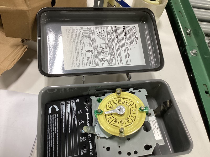 Condition photo showing Good Condition for t104 mechanical timer switch, 208–277 vac 40 amp,pool pump switch, 24 hour 12 on/off for pump, heavy duty pool timers outdoor, timer for lights hvac systems, 5 years warranty