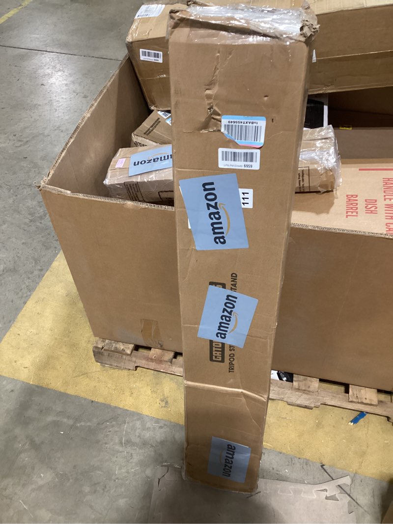 gator frameworks rok-it series tripod style studio boom mic with 53" to 82" adjustable height and 52