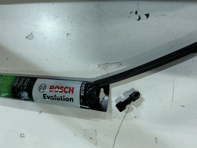Condition photo showing As Is for bosch 4828 evolution beam wiper blade; 28" - single 4828 (28")