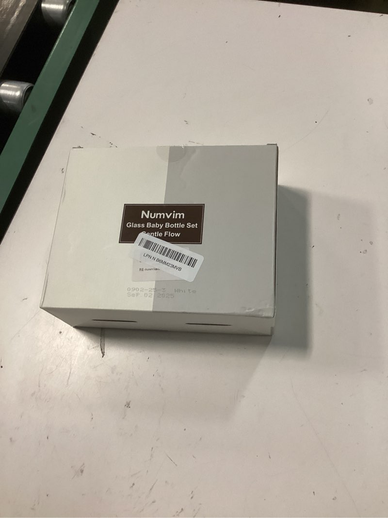 Condition photo showing New/Like New for natural glass baby bottles gentle & slow flow, newborn breastfeeding bottle with anti colic nipple for 0 months babies, 3 packs (white (5 ounce), 1 count (pack of 3)) white (5 ounce) 1 count (pack of 3)