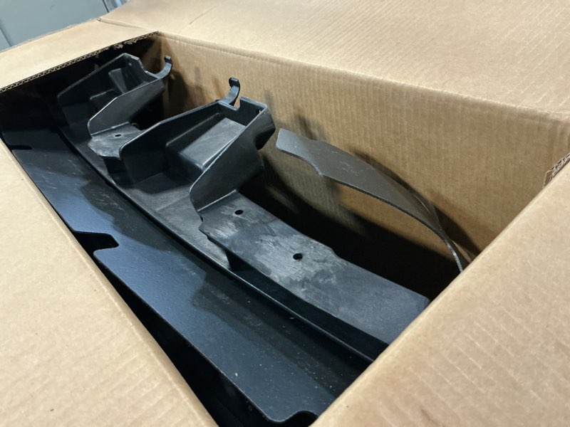 Condition photo showing Good Condition for munirater active radiator grille shutter assembly intake control without motor replacement for r-am 1500 2013-2018 replacement for r-am 1500 classic 2019-2021
