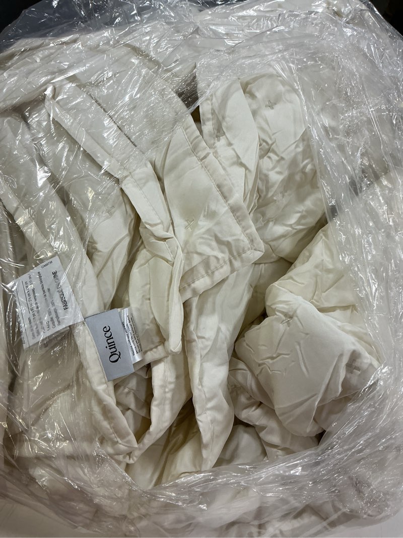 Condition photo showing As Is for bamboo dream quilt, king/cal king, ivory