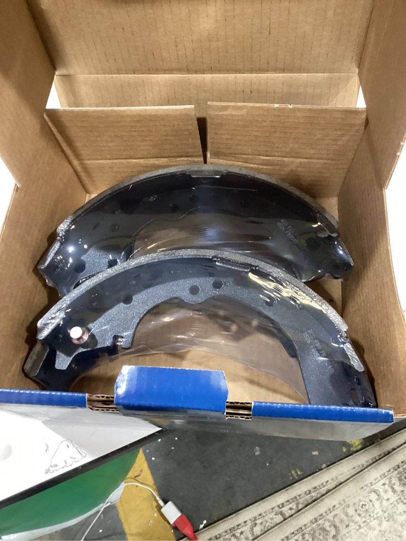 Condition photo showing New/Like New for bosch bs505 blue drum brake shoe set - (compatible only for rear - toyota: 1979-95 pickup, 1991-94 previa, 2000-03 rav4, 1995-04 tacoma, 1984-89 van, 1988 van wagon) - rear