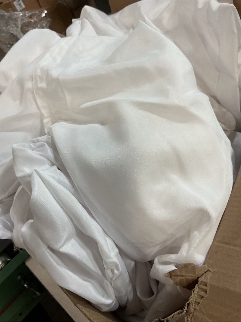 Condition photo showing Good Condition for HolidayIdeas 2 Pack Fitted Tableclothes - 60 x 30 Inch - White Rectangle Tablecloths for 5 Foot Tables, Fabric Table Cover Protector for Parties, Holiday Dinner, Wedding, Trade Show White 5FT|2 Pack