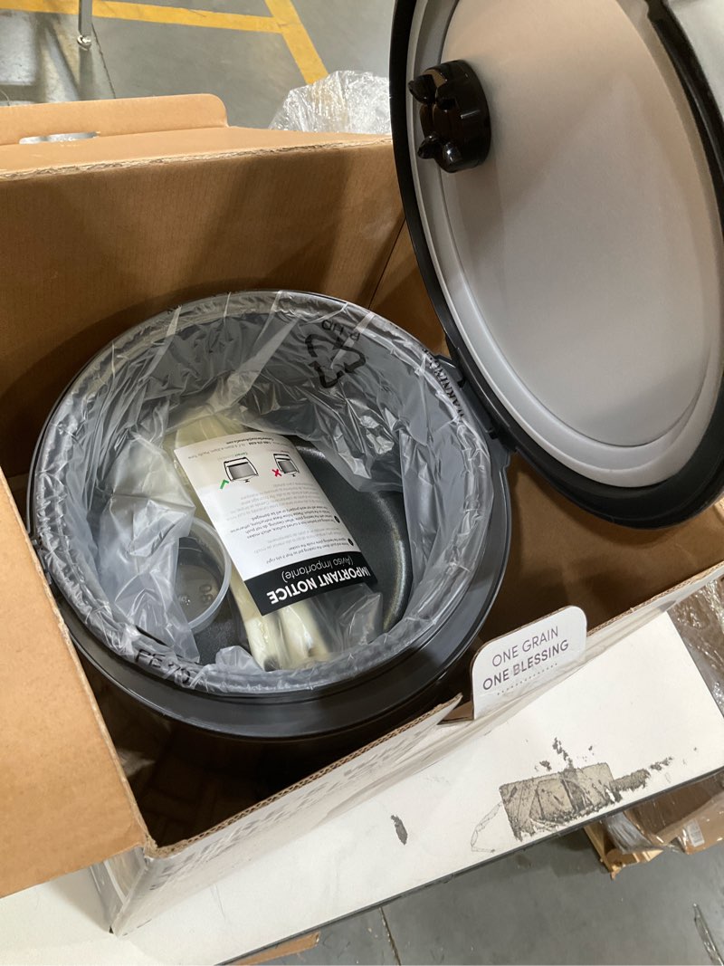 Condition photo showing Good Condition for aroma professional digital rice cooker, 10-cup (uncooked) / 20-cup (cooked), multicooker, slow cooker, steamer, oatmeal cooker, egg cooker, sts, 5 qt, gray, arc-5200sg 10 cup uncooked / 20 cup cooked
