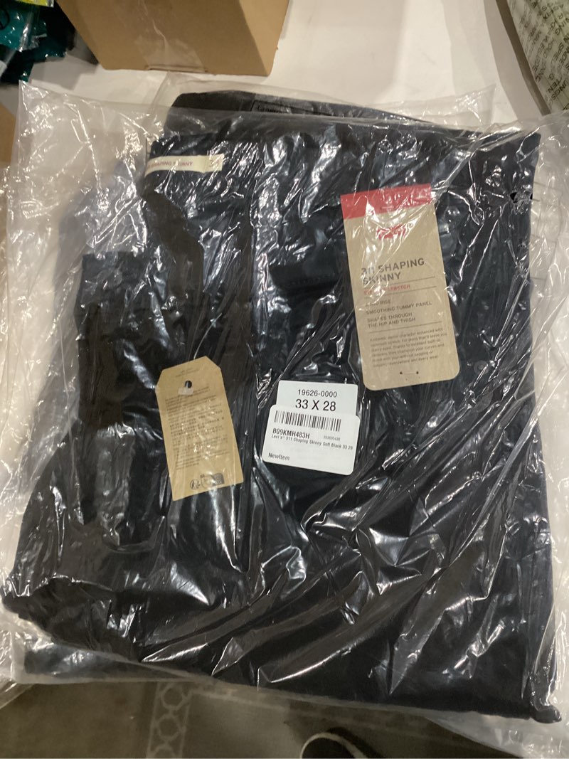 Condition photo showing New/Like New for Levi's Women's 311 Shaping Skinny Jeans (Also Available in Plus) Standard 33 Short Soft Black