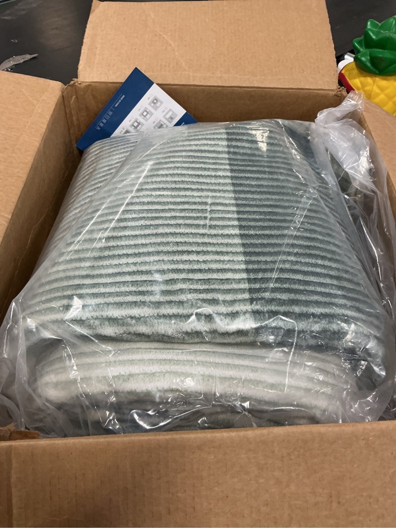 Condition photo showing As Is for ( similar image ) Lahome Floral Washable Area Rugs 8x10, Non-Slip Living Room Carpet Soft Tumble Washable Rugs for Bed