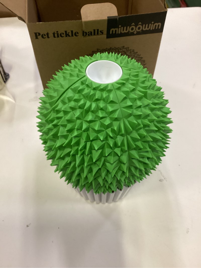 Condition photo showing Good Condition for Catnip Feeder - Cat Face Scratcher Wall Corner Massage Comb for Indoor Cats Self Grooming Brush (Green)