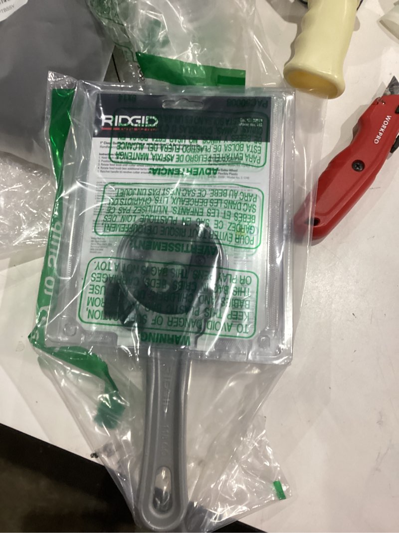 Condition photo showing New/Like New for RIDGID 32573 Model 118 2-in-1 Close Quarters AUTOFEED 1/4" to 1-1/8" Metal Tubing Compact Cutter, Silver/Black 13 x 6.75 x 2 inches Pliers