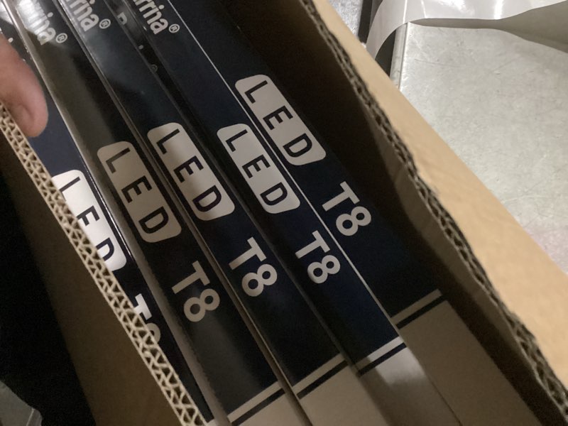 Condition photo showing Good Condition for barrina t8 led bulbs 4 foot, fluorescent light bulbs replacement, 24w, 3200lm, 6000k bright light ballast bypass, dual-end powered, t8 t10 t12 led fluorescent tube replacement, frosted cover, 8 packs 6000k 4ft-8 packs