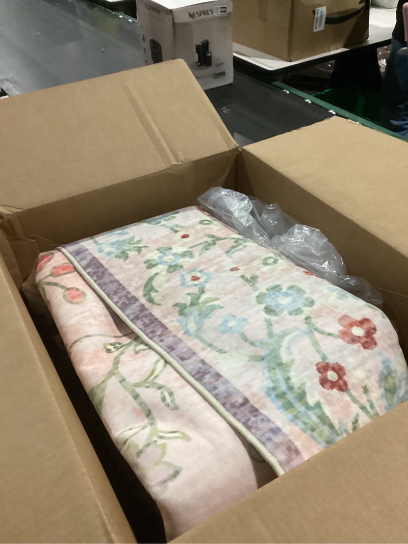Condition photo showing New/Like New for Goideal Pale Pink Nursery Rug, 9x12 Floral Washable Area Rug Non Slip, Boho Low Pile Carpet with Rubber Backing for Bedroom Living Room Bathroom Playroom Entryway Office 9' x 12' Pale Pink