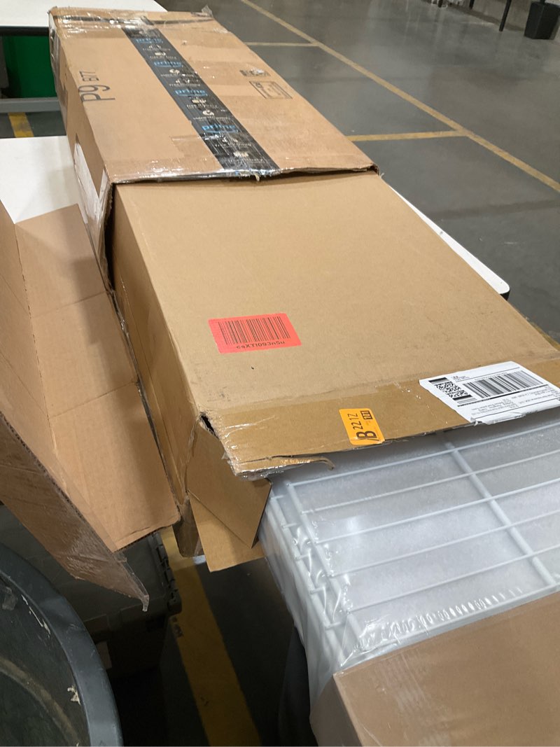 Condition photo showing Good Condition for wire shelving