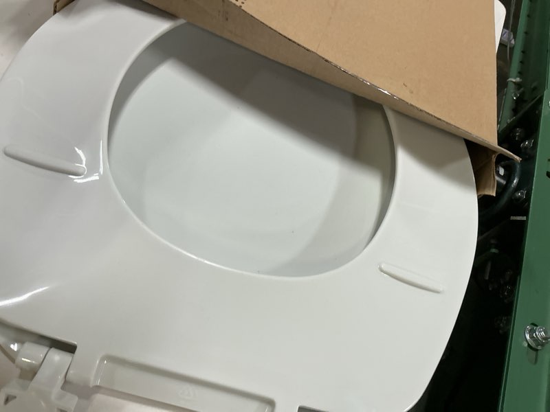 Condition photo showing Good Condition for bemis 70 durable plastic toilet seat, round, white