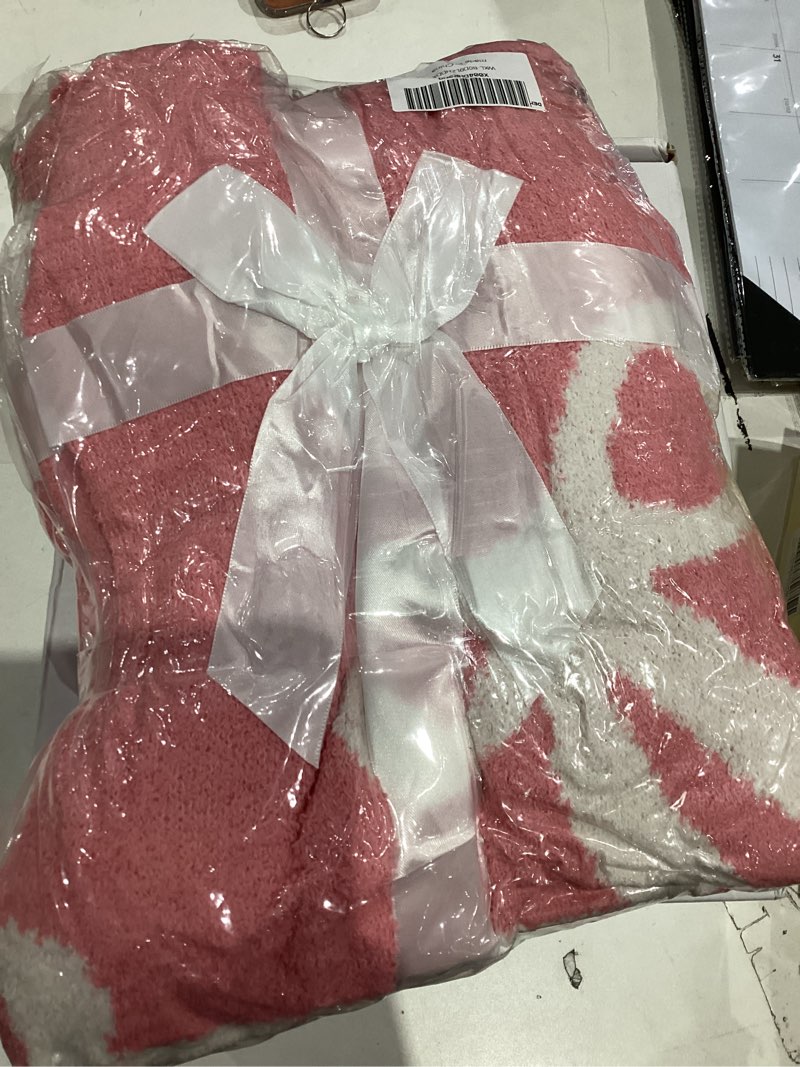 Condition photo showing New/Like New for 50" x 60" Pink Bow Throw Blanket,Christmas Throw Blanket for Home Decor and Gift, Microfiber Blanket Bow Blanket Plush Bedding, Soft Cozy Christmas Throw Blankets for Couch, Sofa (E)