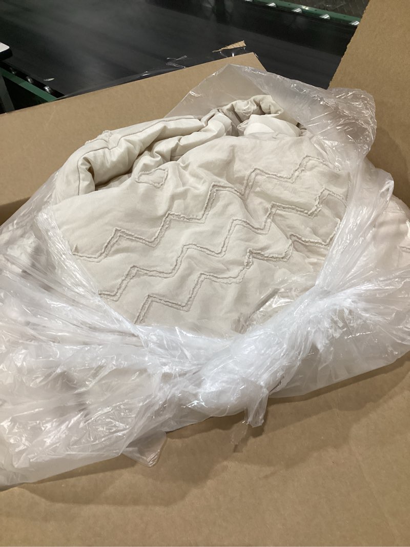 Condition photo showing As Is for andency king comforter set beige, textured farmhouse 3 pieces (1 boho comforter, 2 pillowcases), soft microfiber down alternative geometric bedding set (104x90 inch) 04 - beige king(104"x90")
