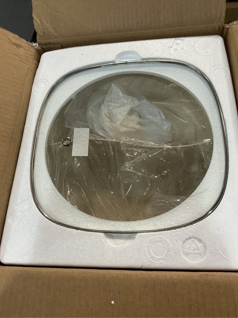 Condition photo showing Good Condition for Dezin Hot Electric Shabu Shabu Pot, 5.5L Double-Flavor, Removable Non-Stick Dual Sided Cooker, 3" Depth Divided Pot with Multi-Power Control, 2 Silicone Ladles