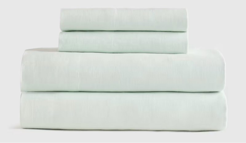 quince 100% organic cotton king sheet set with flat sheet fitted sheet and 2 shams light mint green