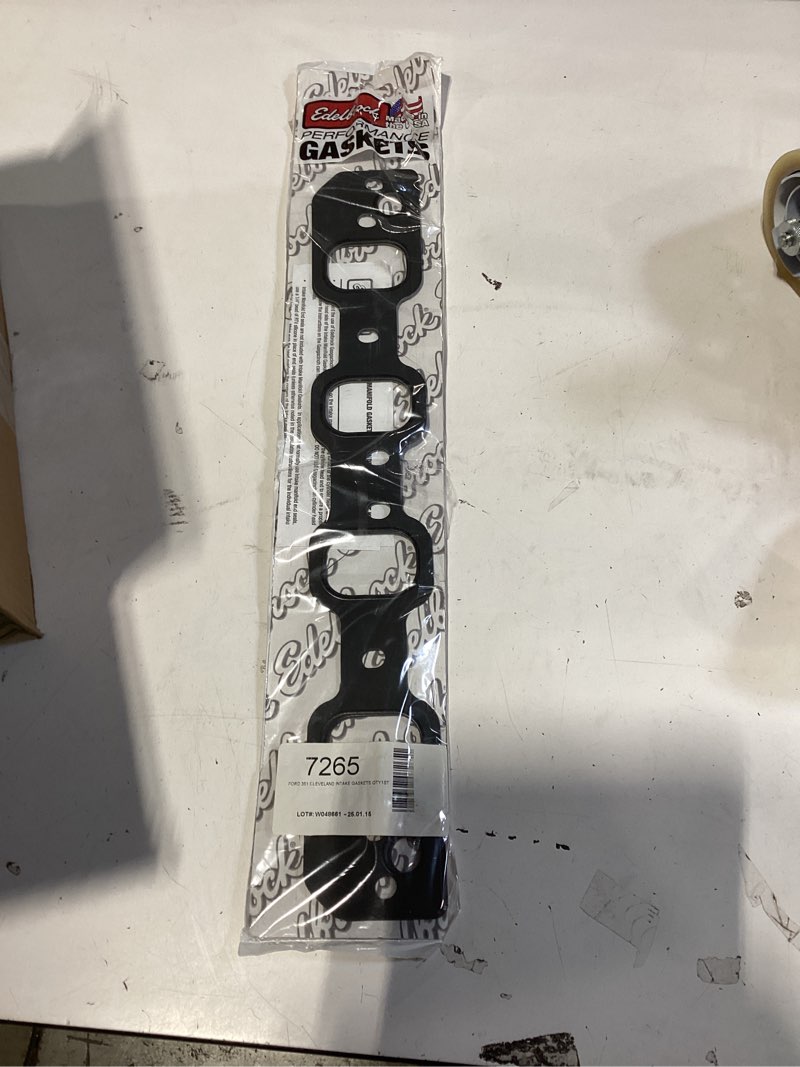 Condition photo showing Good Condition for edelbrock gasket 7265