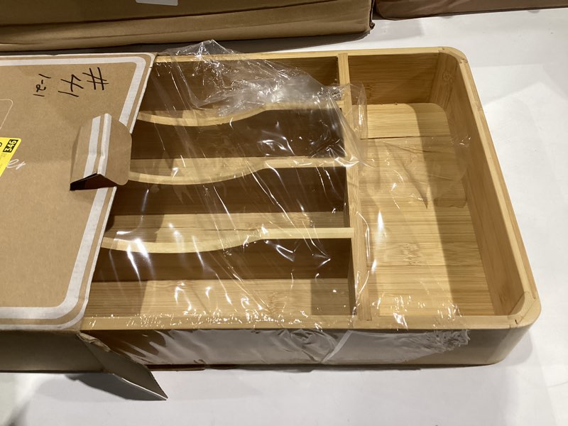 Condition photo showing Good Condition for SMIRLY Silverware Drawer Organizer – Bamboo Kitchen Drawer Organizer, Adjustable Utensil Holder and Cutlery Tray, Drawer Dividers for Flatware and Kitchen Utensils 5 Slot Natural