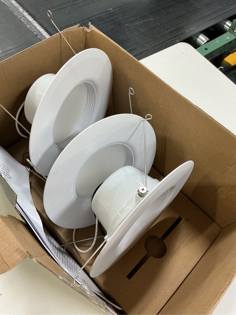 Condition photo showing As Is for halo white 6-in 965 -lumens switchable round dimmable led canless wet rated recessed downlight 3 -pack