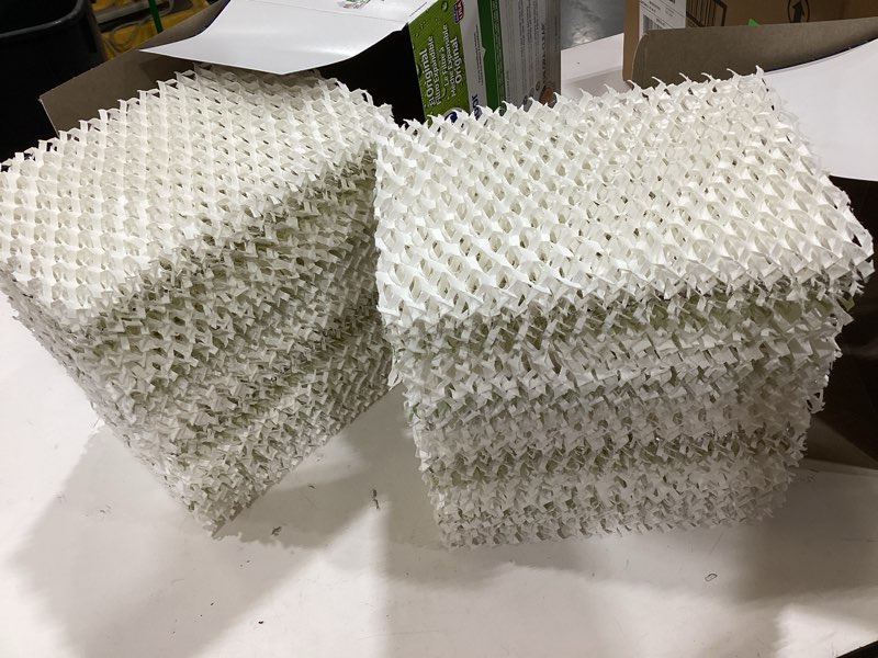 Condition photo showing Good Condition for bestair es12-2 extended life humidifier replacement paper wick humidifier filter, for emerson, quiet comfort & kenmore models, 10\" x 9.4\" x 6.5\", 2 pack (8 filters)