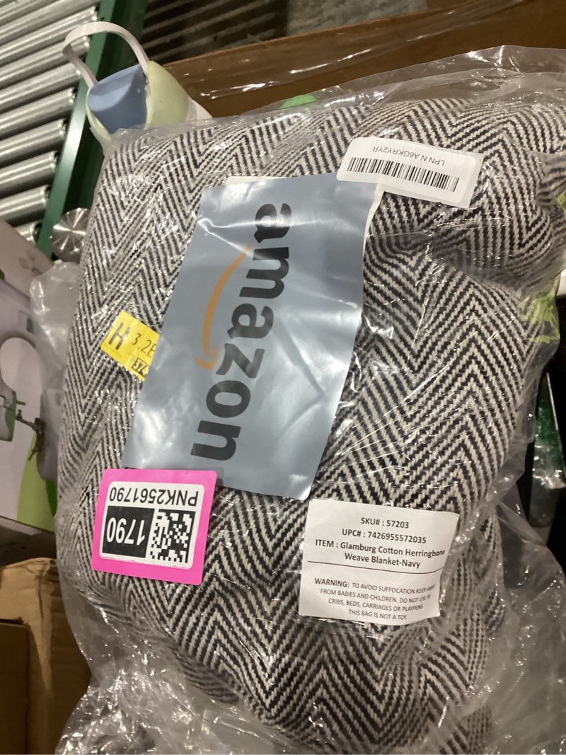 Condition photo showing Good Condition for Glamburg 100% Soft and Breathable Cotton Thermal Blanket Twin Navy - Perfect for Layering Any Bed for All Season Twin (60"x90") Navy