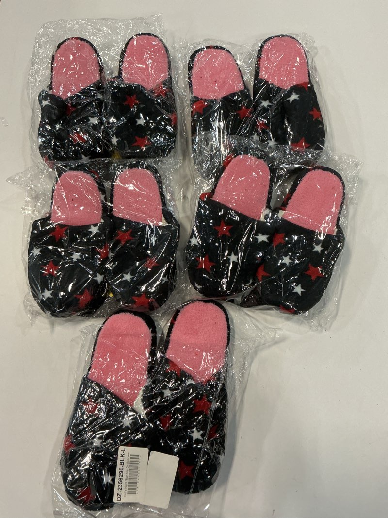 Condition photo showing New/Like New for asorted of 5 pairs, (children) star scape slipper. ( 3 pairs size s, 1 pair size m and 1 pair size l)