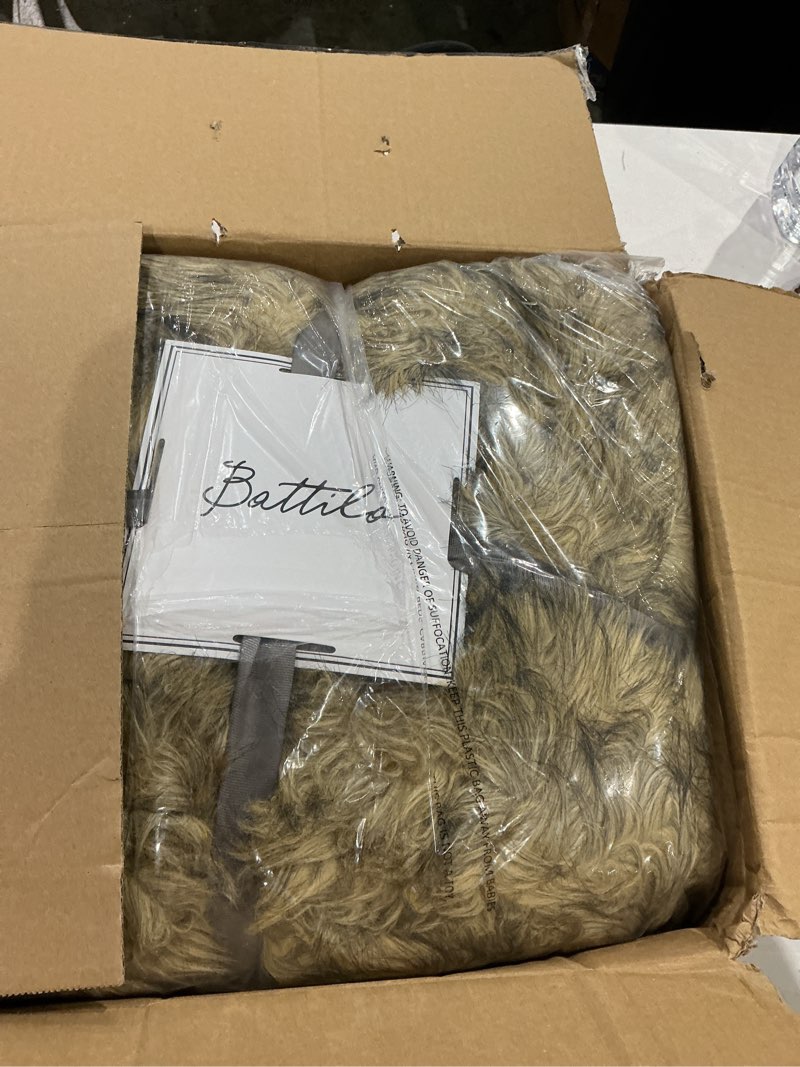 Condition photo showing New/Like New for color may very benvwe faux fur throw blanket for couch - fluffy soft thick bubble blanket for living room home decor - mothers day birthday gifts for women, dusty pink, 51\" x 63\" throw(51\" x 63\") dusty pink