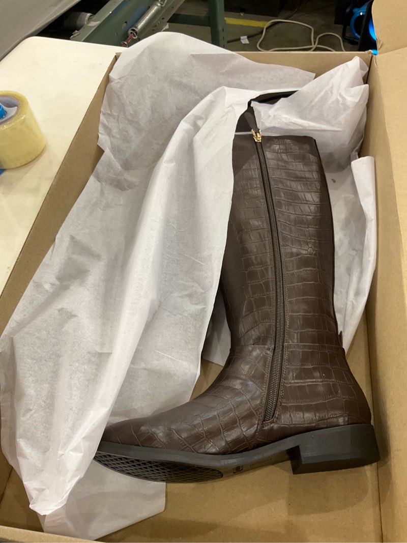 Size-5 aerosles boots