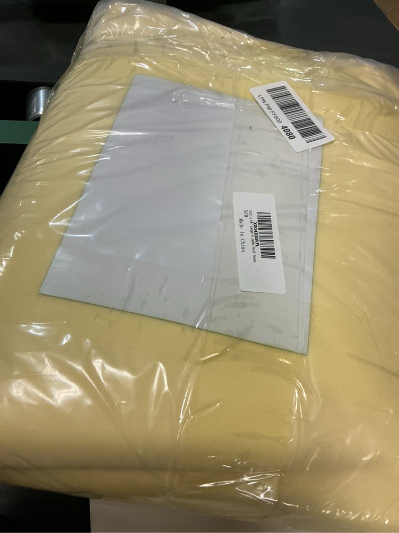 Condition photo showing Good Condition for 142" x 98" Large Plant Covers Freeze Protection,Frost Cloth for Outdoor Plants Thickened Winter Tree Covers with Zipper for Outdoor Plants Fruit Trees Reusable Pest and Animal Wind