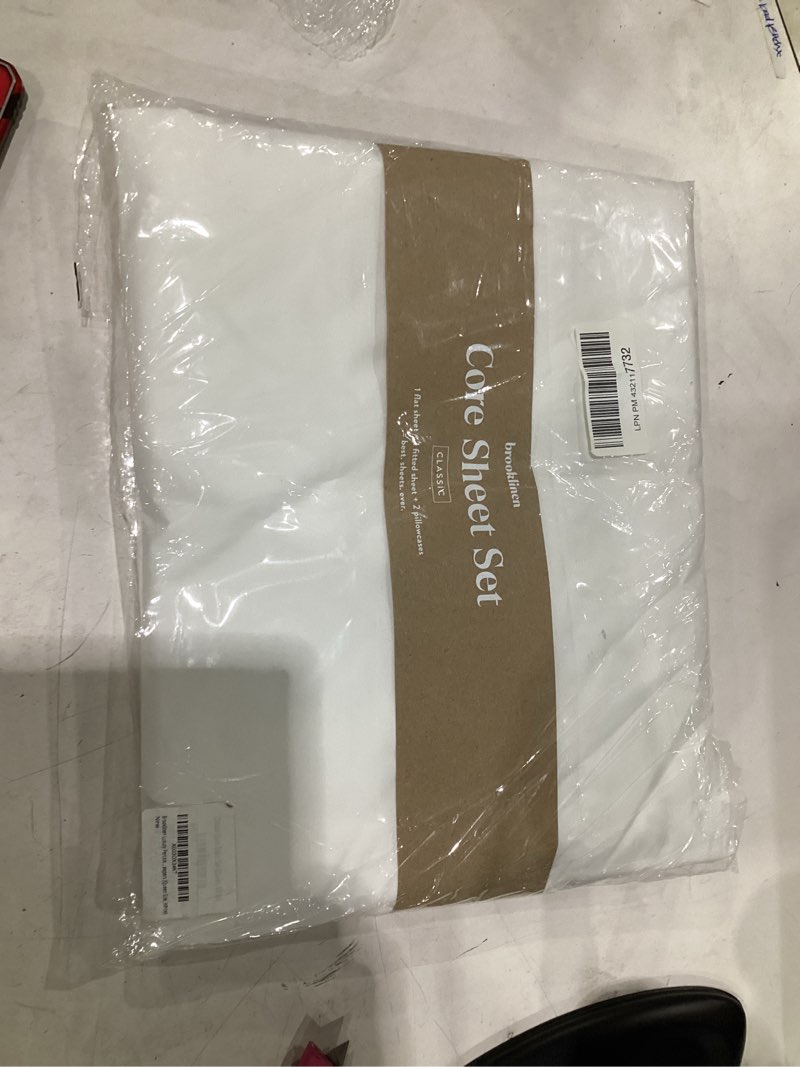 Condition photo showing Good Condition for brooklinen luxury percale sheet set - 4 piece 100% cotton bed sheets - 1 fitted & 1 flat sheet, 2 pillowcases - cotton percale sheets for hot sleepers (queen size, white) white queen