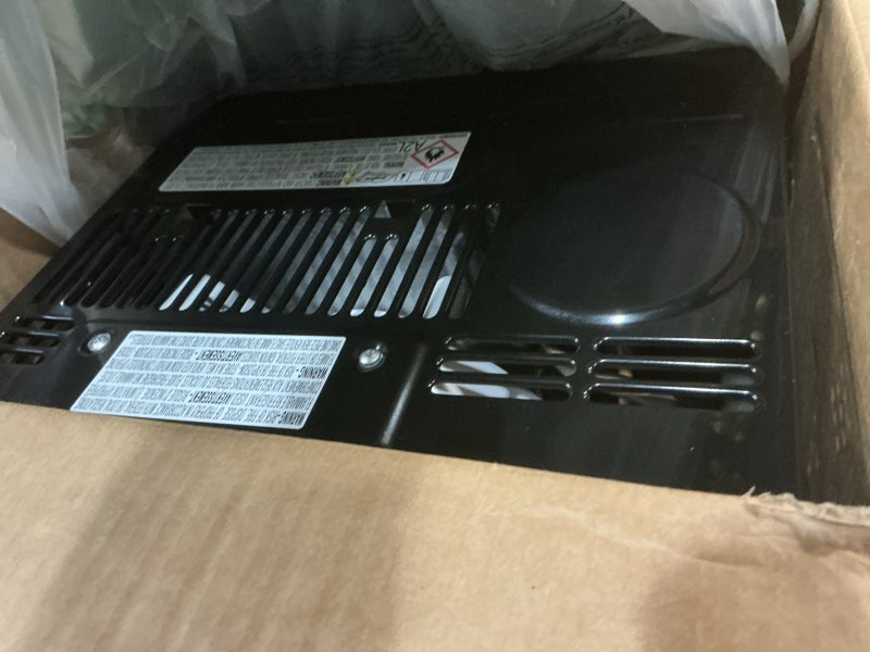 Condition photo showing Good Condition for midea 5,000 btu 150 sq ft mechanical window air conditioner, black (renewed)