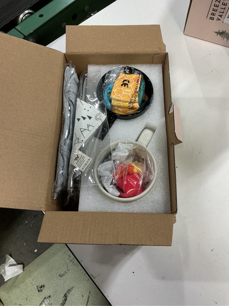 Condition photo showing New/Like New for breezy valley gender reveal baby shower gifts for new parents, new mom and dad gifts mugs est 2025, first time parents gifts, pregnancy gifts for expecting mom and dad to be, baby gift set basket white/black