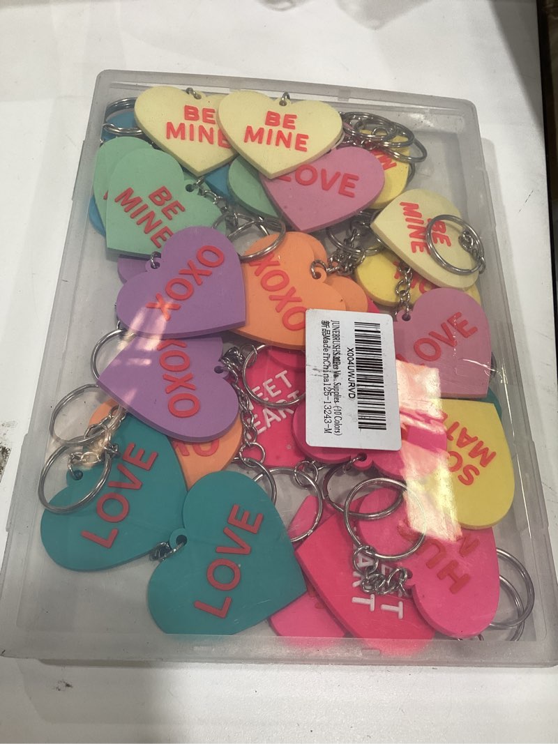 Condition photo showing New/Like New for JUNEBRUSHS 30Pcs Valentine Conversation Heart Silicone Keychains, Candy Heart Key Chains for Valentine‘s Day Party Favors Gifts Men Women Goodie Bags Supplies?10 Colors?
