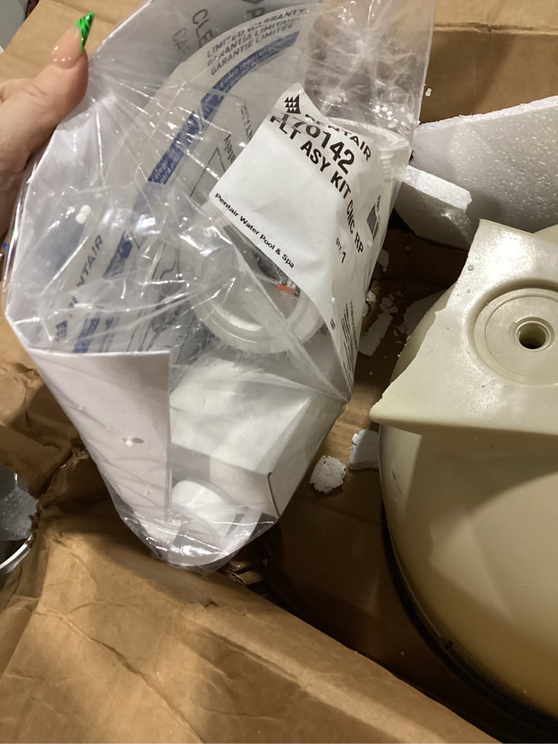 Condition photo showing Good Condition for (cracked) pentair ec-160353 clean and clear rp 200 sq. ft. in-ground pool cartridge filter with chemical resistant body new