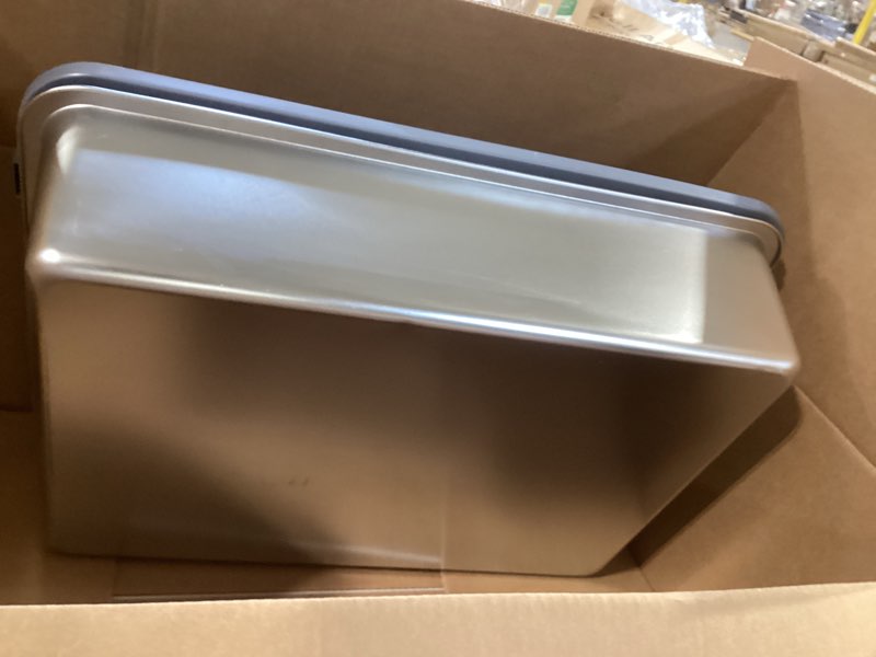 Condition photo showing Good Condition for enclosed xxxxl stainless steel litter box, 28" l x 20" w x 17" h, side entry extra large metal cat litter box with lid for big & multiple cats, removable enclosure, anti-leakage,easy to clean