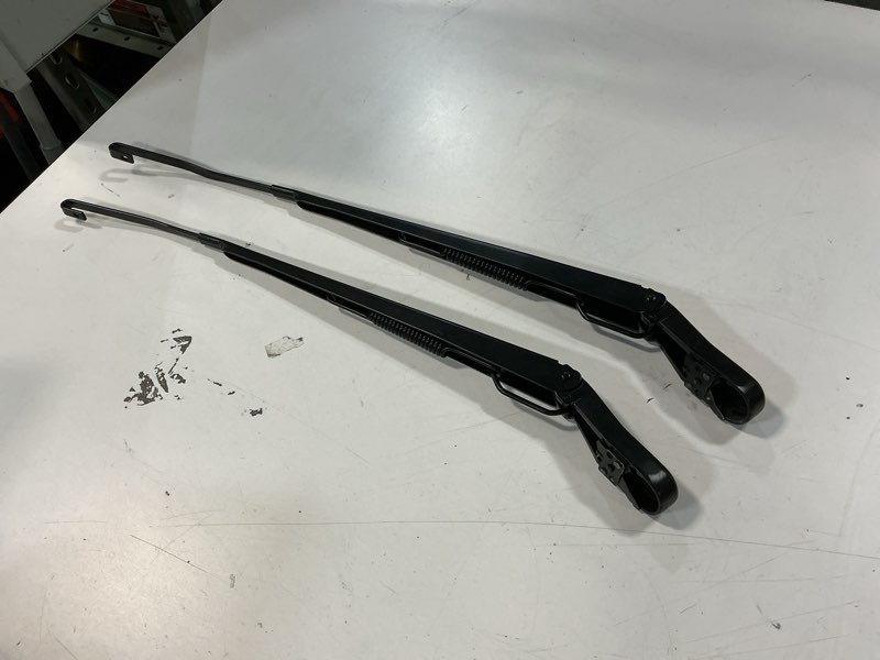 Condition photo showing Good Condition for Driver&Passenger Side Front Windshield Wiper Arm - Compatible with Ford F150 2015-2021, Expedition 2018-2023, F250 F350 F450 F550 2017-2023, Lobo 2015-2021, Lincoln Navigator 2018-2021