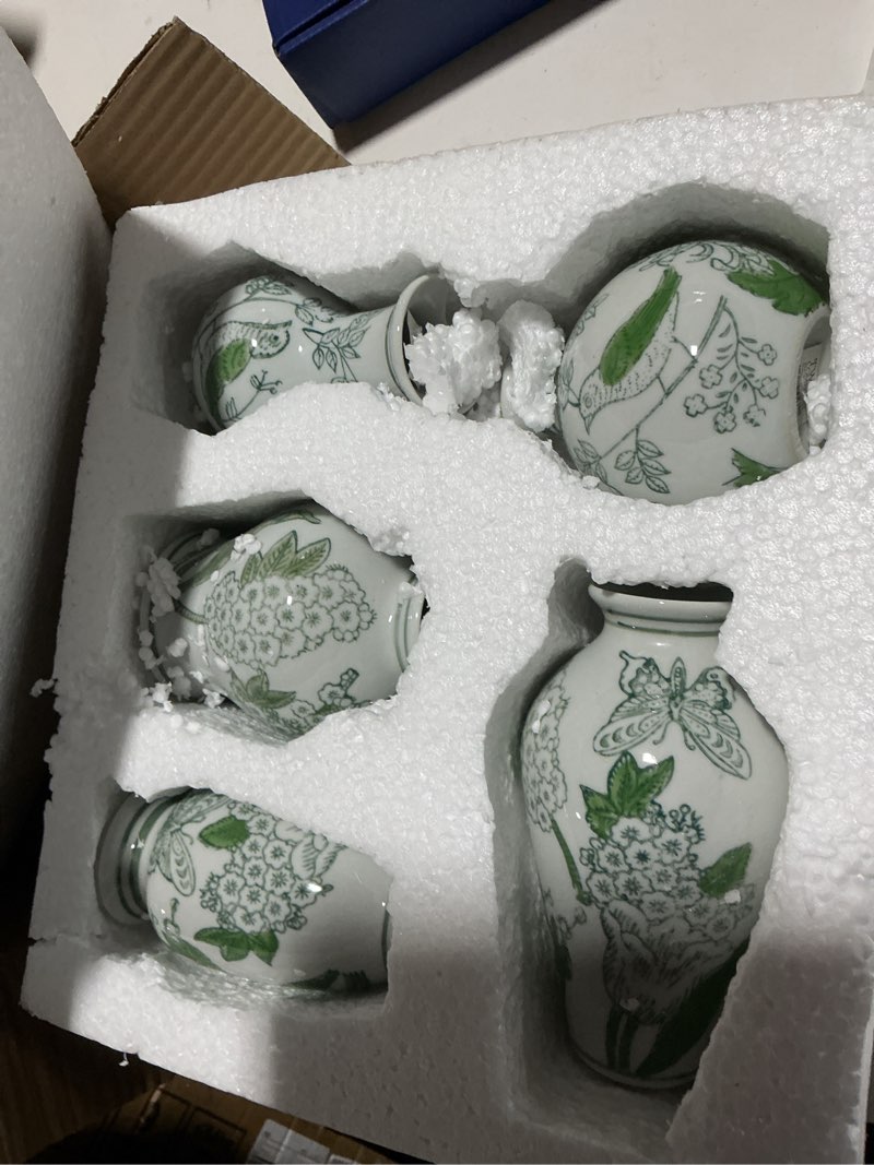Condition photo showing Good Condition for two's company primrose and lotus mini chinoiserie vases, porcelain, set of 5
