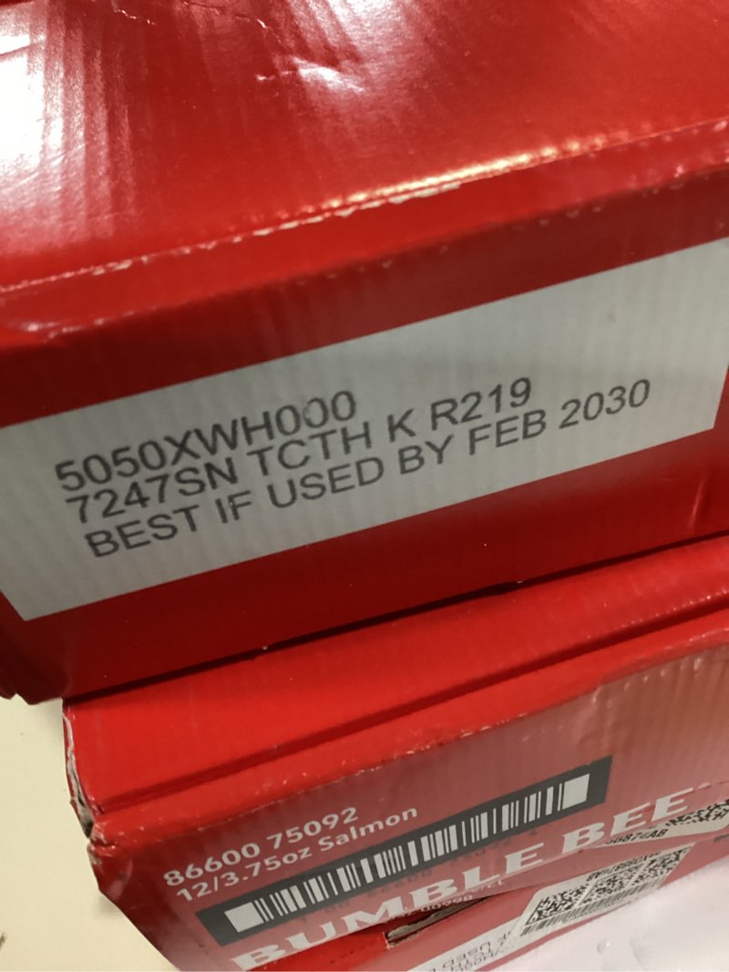 Condition photo showing New/Like New for Bumble Bee Smoke Flavored Red Coho Salmon Fillets in Oil, 3.75 oz (Pack of 12) - 19g Protein - Skinless, Boneless - Great for Snacks & Recipes - Gluten Free Coho - Skinless & Boneless - Smoke Flavored in Oil 3.75 Ounce (Pack of 12)