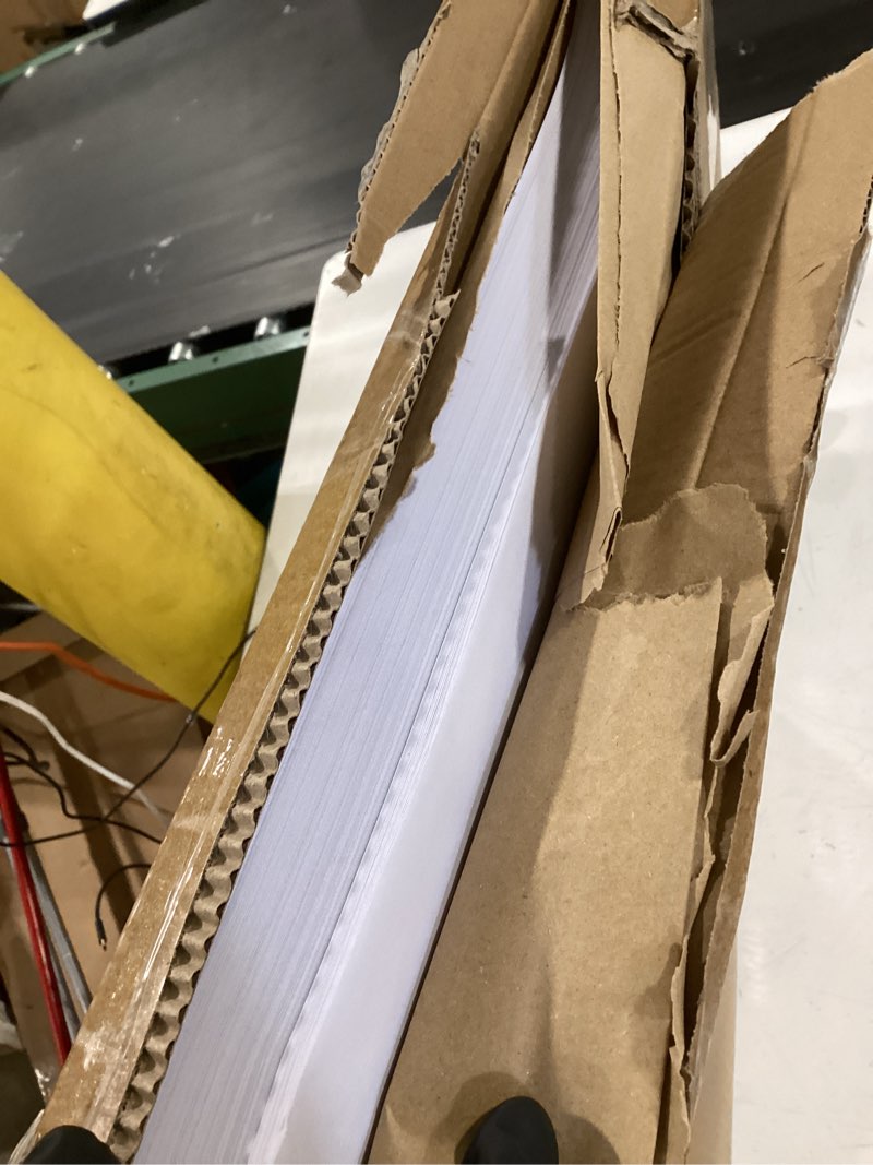 Condition photo showing Good Condition for 300 sheets arts craft paper for drawing 18” x 24” white construction paper for art project supplies, standard weight