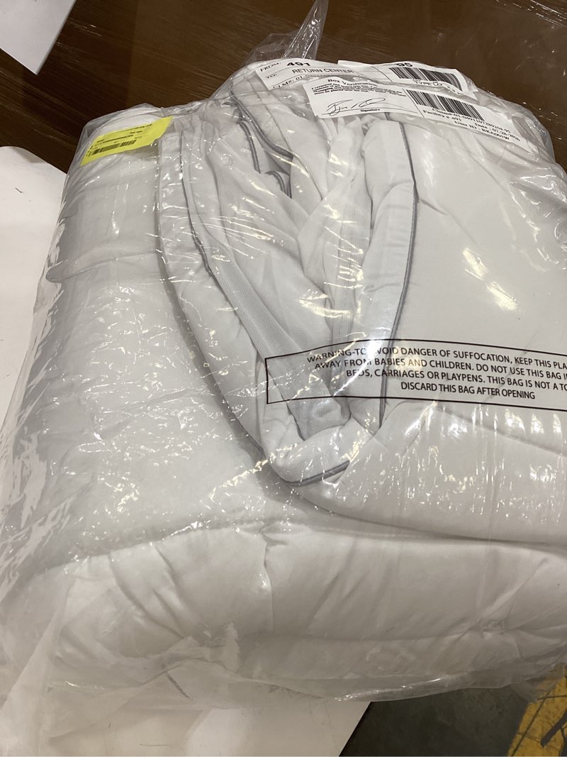 Condition photo showing Good Condition for serta air dry quilted cotton mattress pad, queen