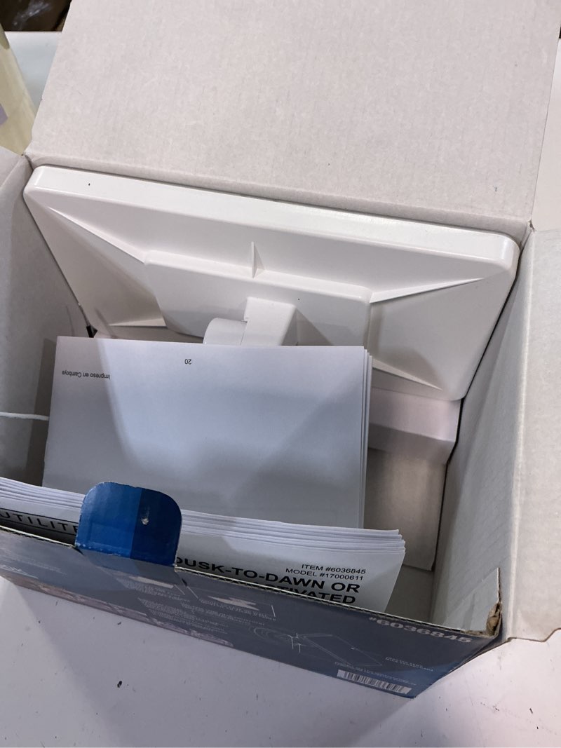 Condition photo showing Good Condition for utilitech hardwired led white 1 -head dusk-to-dawn flood light 2500 -lumen