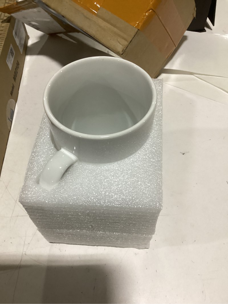 Condition photo showing New/Like New for Smilatte 28 OZ Extra Large Ceramic Coffee Mug, M018 Classic Porcelain Boss Super Big Tea Cup with Handle for Office and Home, White