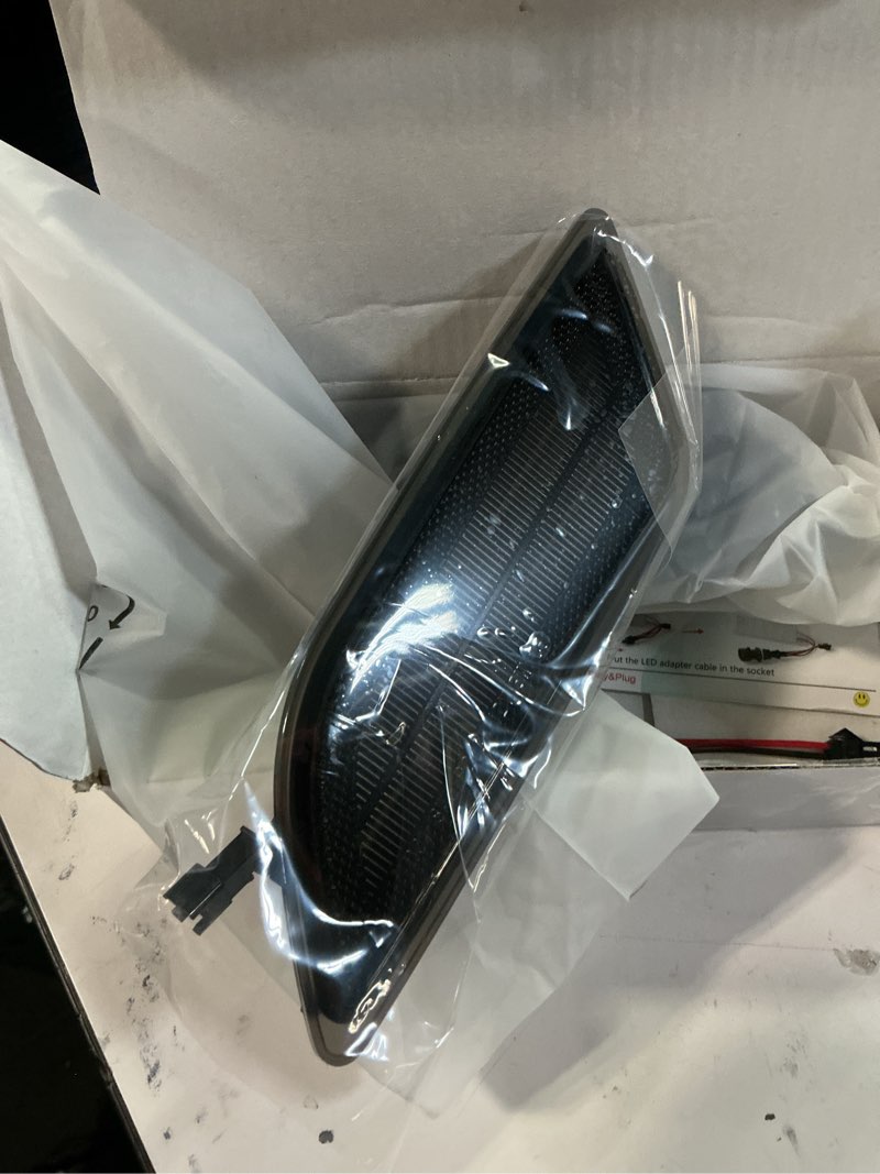 Condition photo showing New/Like New for led side marker lights for 2012-2014 m'ercedes-benz pre-lci w204 c-class c250 c300 c350 front side fender lamps, smoked len 2pcs (white) 2012-2014 benz w204 c250 c300 c350, white led