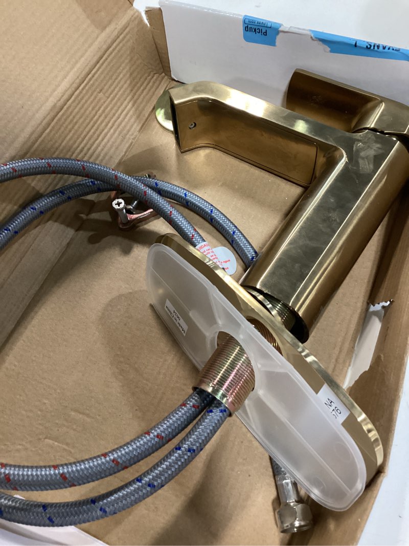 Condition photo showing New/Like New for project source grayford brushed bronze single hole 1-handle watersense bathroom sink faucet with drain and deck plate