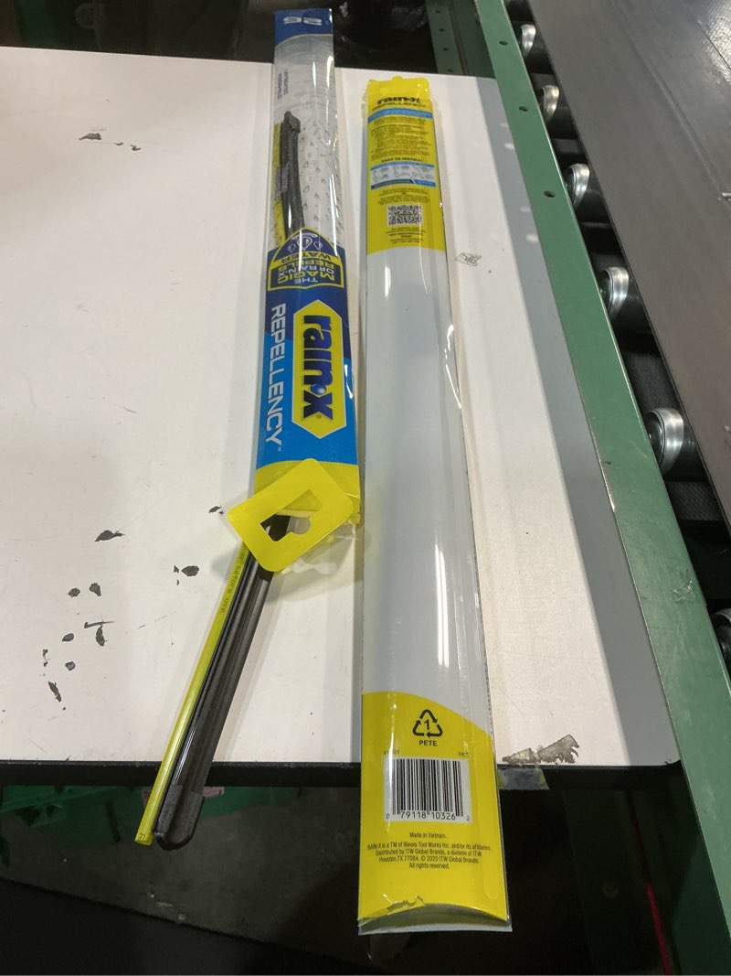 Condition photo showing Good Condition for Rain-X 810352 Repellency Water Repellent Wiper Blades, 26" & 20" Windshield Wipers,New & Improved Version of Latitude [Amazon Exclusive] 26" and 20" Repellency